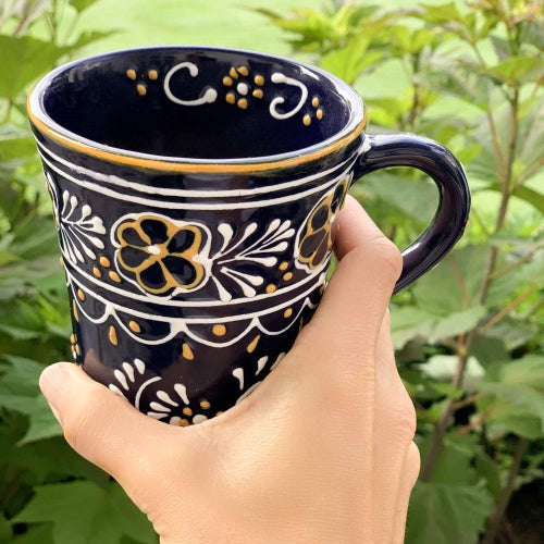 Handmade ceramic drinkware set, perfect for coffee, tea, or gifting. Microwave-safe, lead-free, and dishwasher-safe.